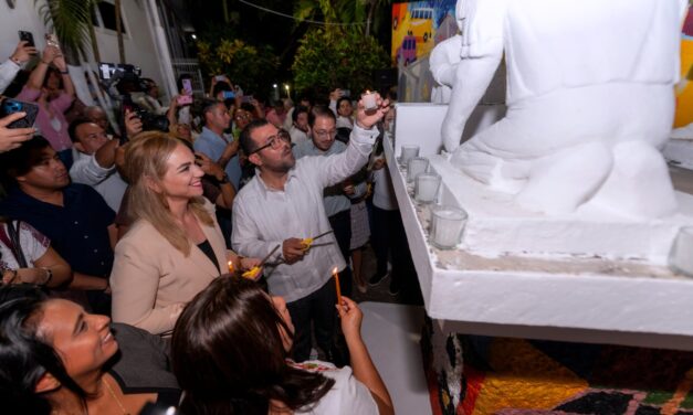 Tuxpan iluminó a México y al Mundo con miles de velas encendidas durante la celebración del Día del Niño Perdido, una festividad llena de fe y tradición