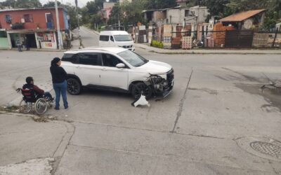 Accidente mañanero: Baja por la Francisco Zarco y provoca choque