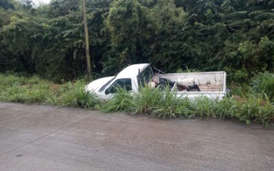 Pierde el control de su vehículo en la carretera a Cobos; no se reportan lesionados