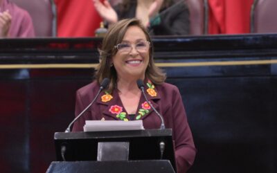 Rocío Nahle luce artesanía veracruzana en su toma de protesta como Gobernadora