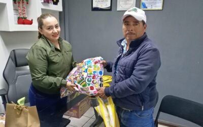La regidora Anahí Aguilar López lleva alegría a comunidades y escuelas de Tuxpan