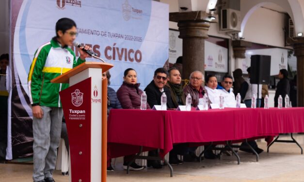Con Lunes Cívico, el gobierno de Tuxpan conmemoró el aniversario del natalicio del Gral. Ignacio Allende