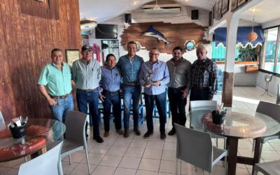 Ganaderos de Tuxpan reconocen a Everardo Gustin por su apoyo en la Expo Feria Tuxpan 2024