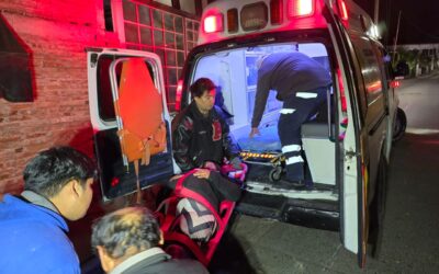 Mujer resulta herida tras caer de motocicleta en la colonia Escudero