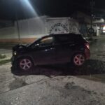 Abandonan Chevrolet Trax a un lado de la Vulcanizadora EL BARBAS en la 2 de Abril