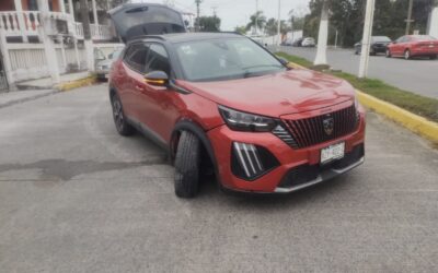 Frenesí al volante: choque en el bulevar Lázaro Cárdenas de Tuxpan