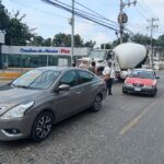 Taxi impacta por alcance a vehículo particular en la Avenida Cuauhtémoc