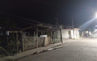 Mientras usted estaba en el «Rapid Inn», un sujeto derribó un poste y lo apañó la Policía Municipal