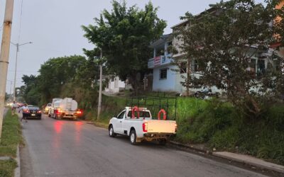 Bomberos sofocan dos incendios en la mañana