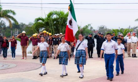 Escuela Primaria Ejercito Nacional participa en Lunes Cívico realizado por el gobierno de Tuxpan