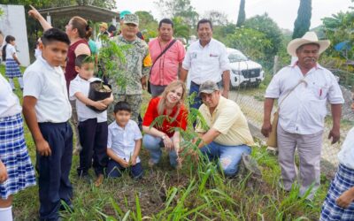 Gobierno y DIF Tuxpan continúan atendiendo a las comunidades