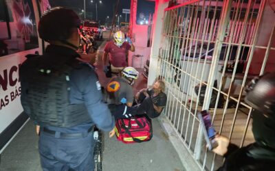 Hombre en situación de calle sufre convulsión en plena avenida en Tuxpan