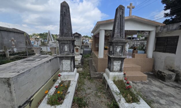 Los Romeo y Julieta Tuxpeños: Una escultura de amor eterno en el Paseo Royal