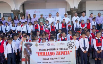 Participa primaria Emiliano Zapata en el Lunes Cívico