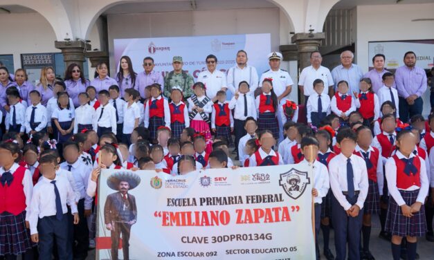 Participa primaria Emiliano Zapata en el Lunes Cívico