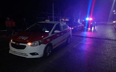 Choque entre taxis en la Maples Arce deja una persona lesionada