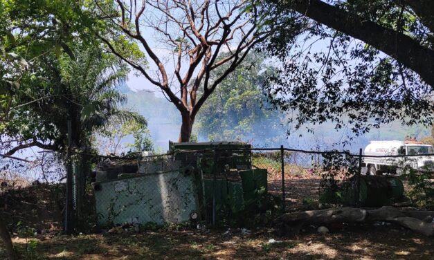 Inconformidad en Telesecundaria de Tierra Blanca, Tuxpan, por incendio provocado cerca del plantel