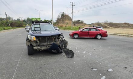Accidente en Libramiento deja una mujer levemente lesionada