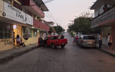 ¡Le soltaron la camioneta al Chamaco!