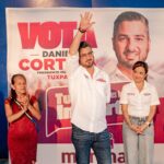 Daniel Cortina reafirma apoyo en la colonia Fausto Vega
