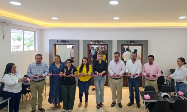 DIF Tuxpan inauguró un moderno Salón de Belleza