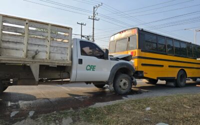 Le dieron por «Detroit» a un Freightliner en Avenida Las Américas