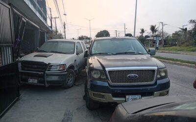 Pierde el control y provoca carambola vehicular en el libramiento López Mateos; no hubo lesionados