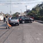 Aparatoso choque por maniobra imprudente en Las Américas; sólo daños materiales