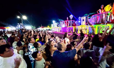 Impresionante y multitudinario primer paseo del Carnaval Tuxpan 2025