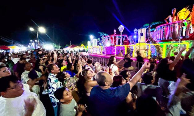 Impresionante y multitudinario primer paseo del Carnaval Tuxpan 2025