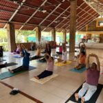 Contador Juan Gómez Promueve la Activación Física en Alto Lucero con Clase de Yoga