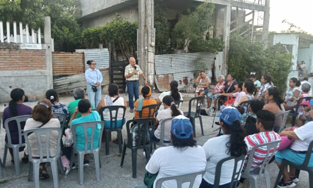 Juan Ramón Ganem se compromete con vecinos de la colonia Pisa Flores a rehabilitar vialidades y espacios deportivos