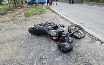 Motociclista lesionado tras choque con vehículo particular en Juana Moza