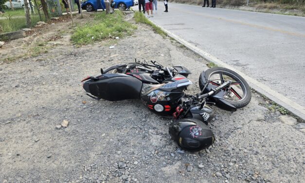 Motociclista lesionado tras choque con vehículo particular en Juana Moza