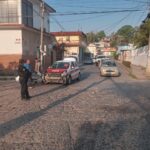 Choque entre taxi y motocicleta en el centro de Tuxpan deja un lesionado leve