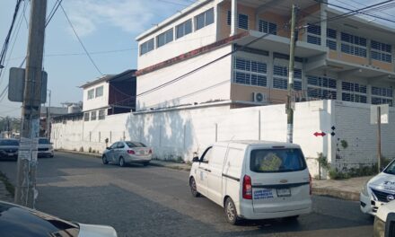 Accidente en la colonia Rosa María deja un lesionado leve por falta de precaución