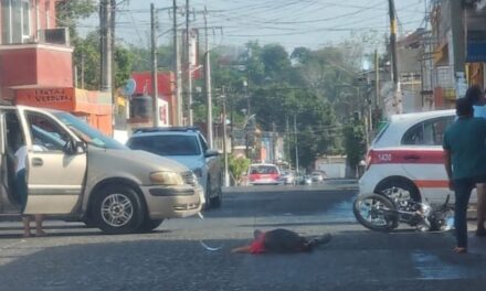Motociclista resulta lesionada tras choque en el centro de Tuxpan