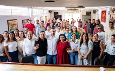 Daniel Cortina suma respaldo de trabajadores de la salud y abogados en “La Piqueta”, punto tradicional de los ganadores