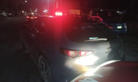 Taxi pega por «Detroit» en la del Valle