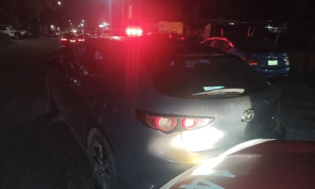 Taxi pega por «Detroit» en la del Valle