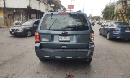 El mañanero: Le dan por «Detroit» a una Ford ESCAPE