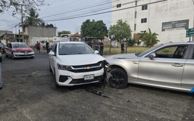 Presidente de CANACO Tuxpan protagoniza carambola; lo acusan de conducir en estado inconveniente