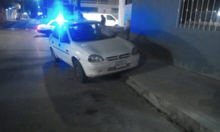 Chevy impacta a taxi en el centro de Tuxpan; sólo daños materiales