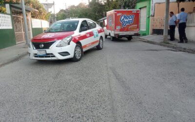 Le pega a un Taxi, el de los Chocoroles
