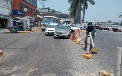 Accidente vial en el bulevar Jesús Reyes Heroles deja sólo daños materiales