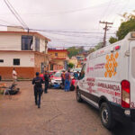 Tres lesionados en choque entre taxi y motocicleta en pleno centro de Tuxpan