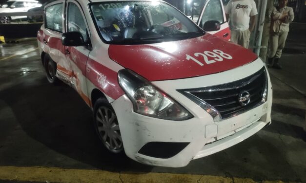 Choque entre taxi y vehículo particular deja dos lesionados en la colonia Burocrática