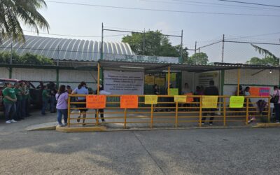 Docentes de la Secundaria José Vasconcelos protestan por acoso laboral y malos manejos administrativos