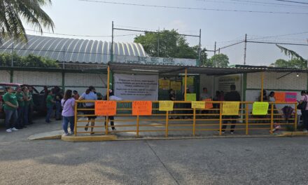 Docentes de la Secundaria José Vasconcelos protestan por acoso laboral y malos manejos administrativos