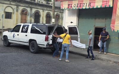 Muere dueño de florería mientras trabajaba en el Centro de Tuxpan